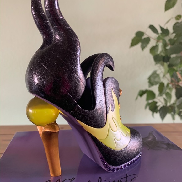 🌹 NWB Fashionably Disney LE Maleficent Shoe 🌹 - Picture 6 of 8